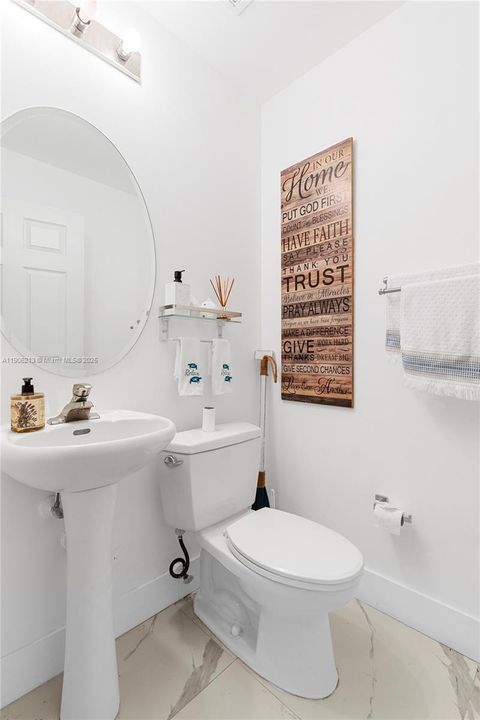 For Sale: $440,000 (2 beds, 2 baths, 1361 Square Feet)