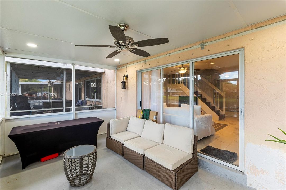 For Sale: $440,000 (2 beds, 2 baths, 1361 Square Feet)