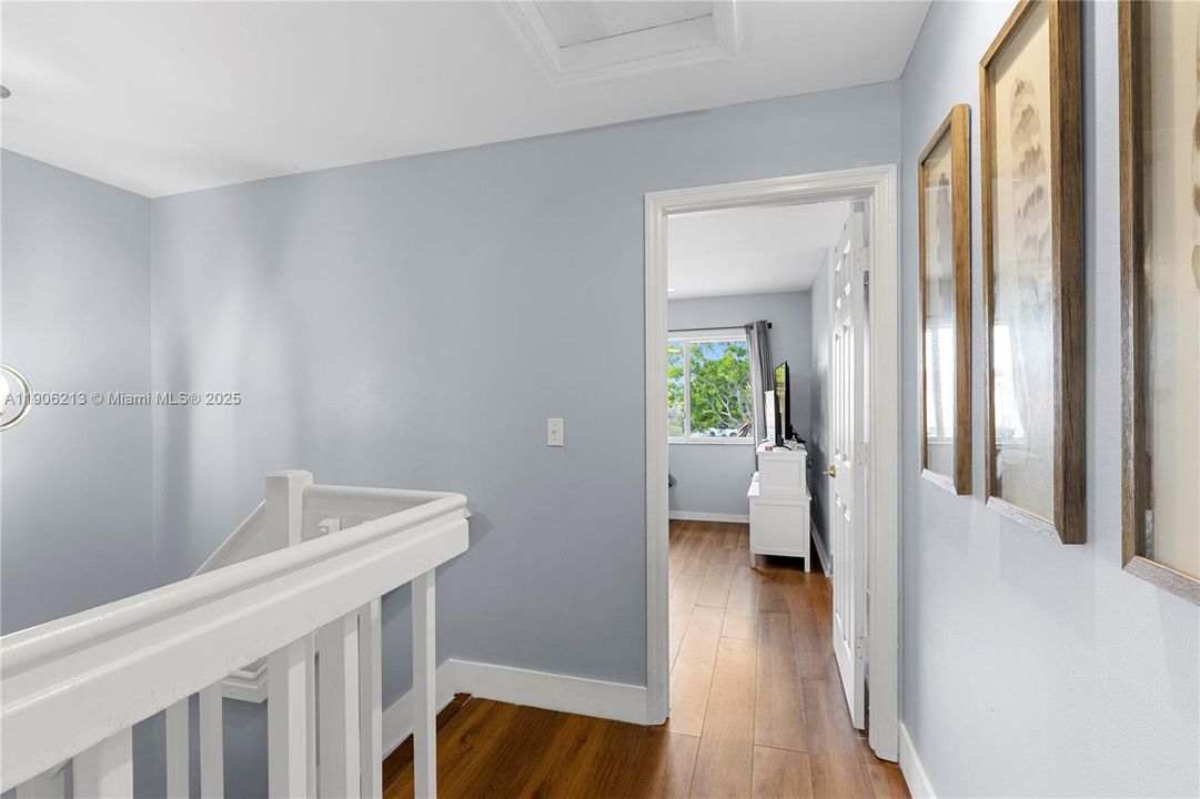 For Sale: $440,000 (2 beds, 2 baths, 1361 Square Feet)