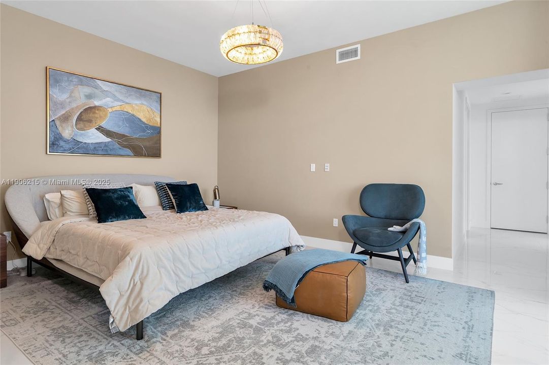 В аренду: $22,000 (3 спален, 4 ванн, 2511 Квадратных фут)