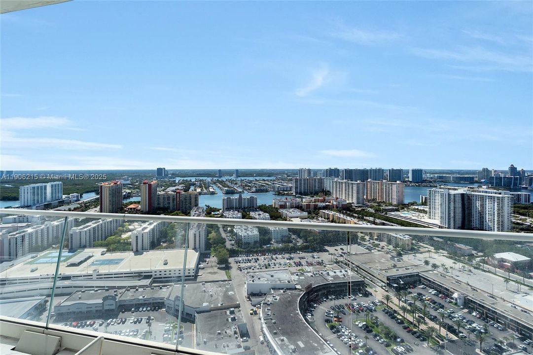 В аренду: $22,000 (3 спален, 4 ванн, 2511 Квадратных фут)