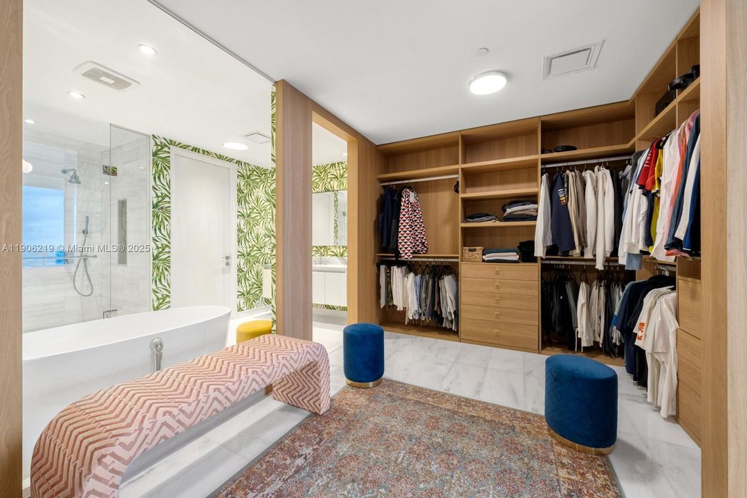 For Sale: $4,650,000 (4 beds, 6 baths, 3788 Square Feet)