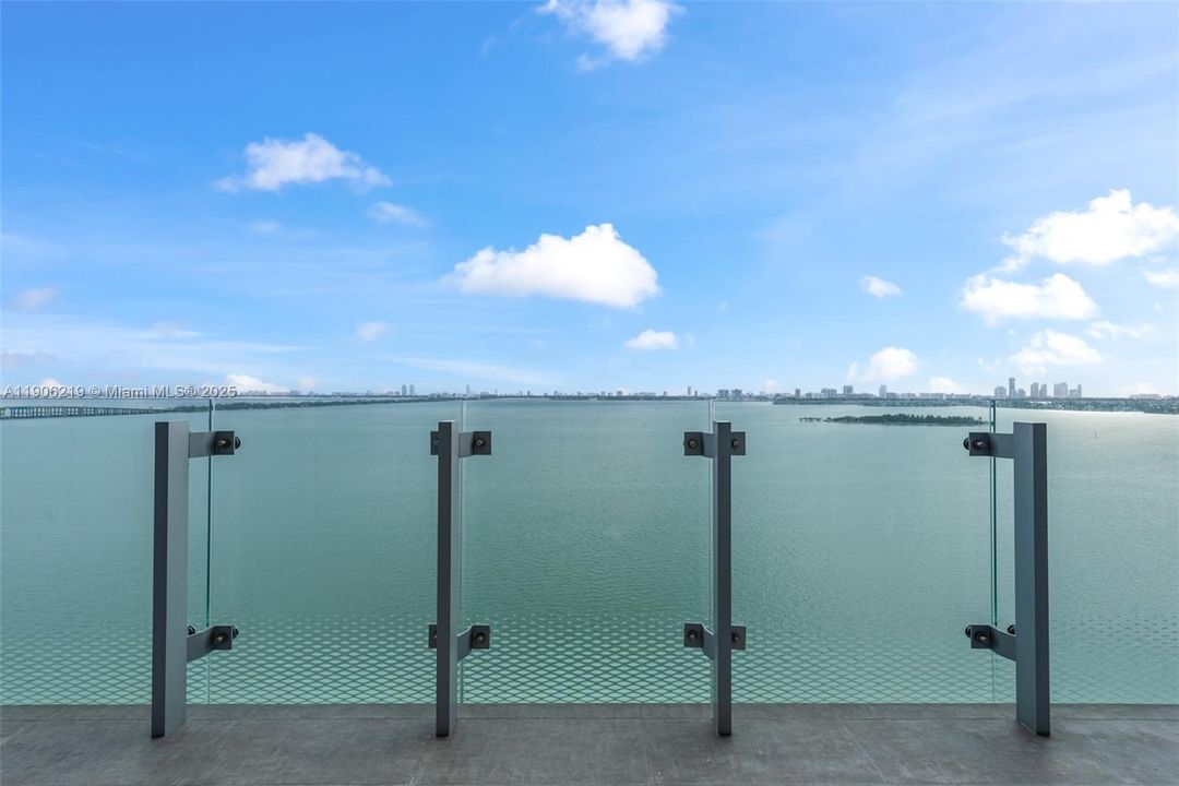 For Sale: $4,650,000 (4 beds, 6 baths, 3788 Square Feet)