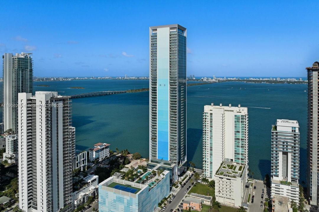 For Sale: $4,650,000 (4 beds, 6 baths, 3788 Square Feet)