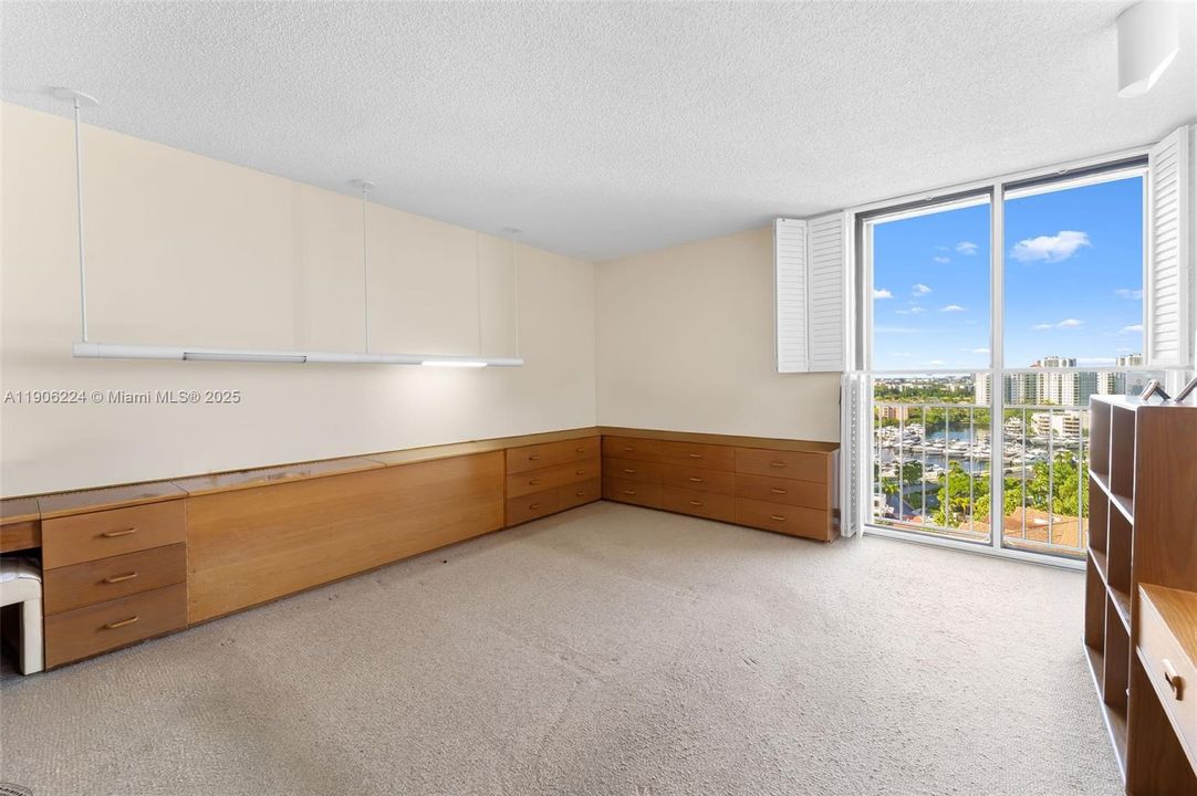 Active With Contract: $595,000 (2 beds, 2 baths, 1910 Square Feet)