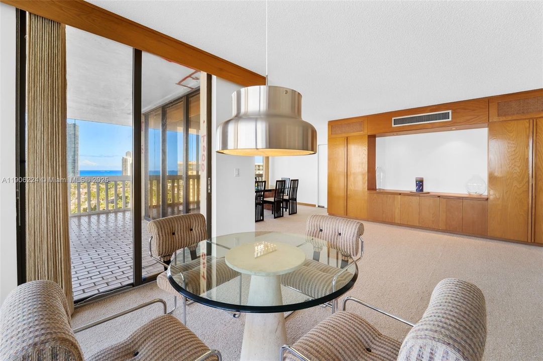 Active With Contract: $595,000 (2 beds, 2 baths, 1910 Square Feet)