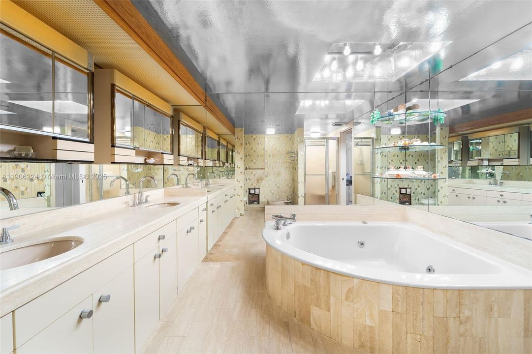 Active With Contract: $595,000 (2 beds, 2 baths, 1910 Square Feet)