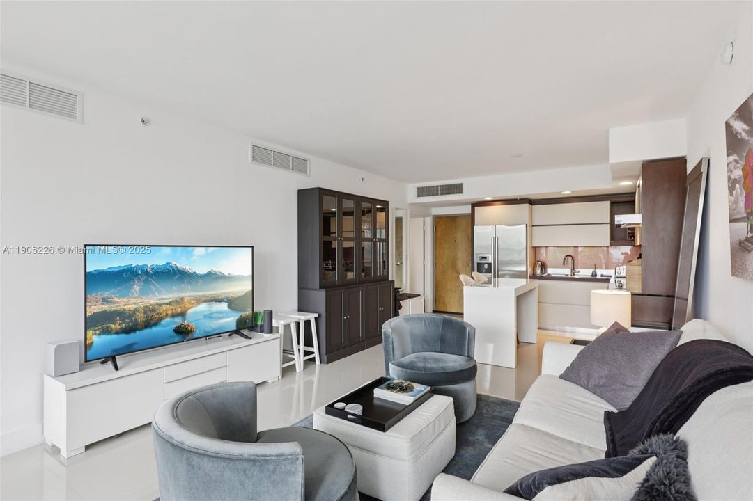 На продажу: $600,000 (1 спален, 1 ванн, 748 Квадратных фут)