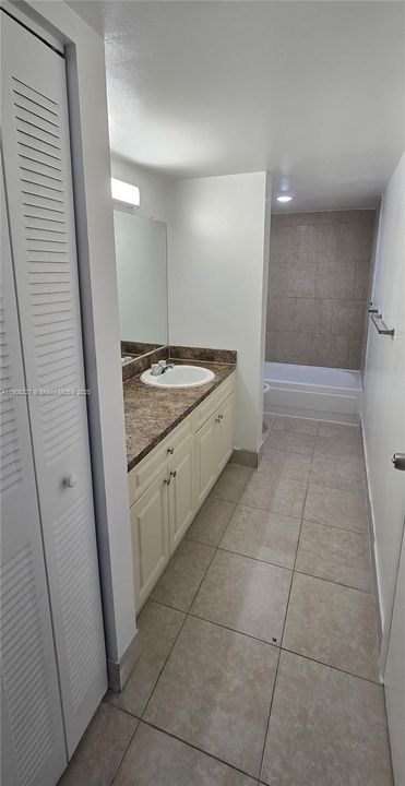 For Rent: $1,900 (2 beds, 1 baths, 223601 Square Feet)