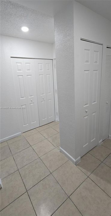 For Rent: $1,900 (2 beds, 1 baths, 223601 Square Feet)