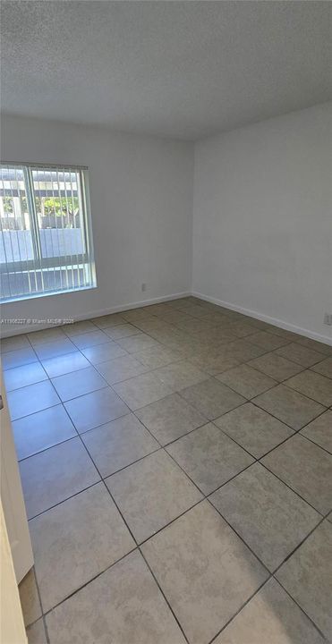 For Rent: $1,900 (2 beds, 1 baths, 223601 Square Feet)
