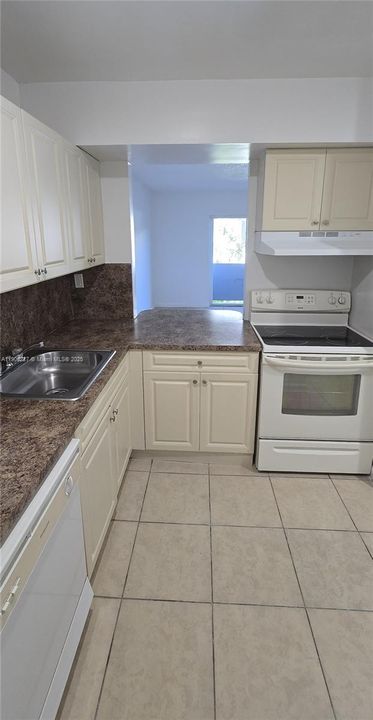 For Rent: $1,900 (2 beds, 1 baths, 223601 Square Feet)