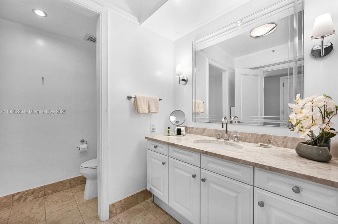 For Rent: $13,900 (2 beds, 2 baths, 1946 Square Feet)