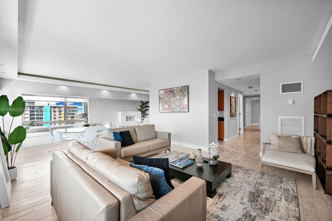 For Rent: $13,900 (2 beds, 2 baths, 1946 Square Feet)