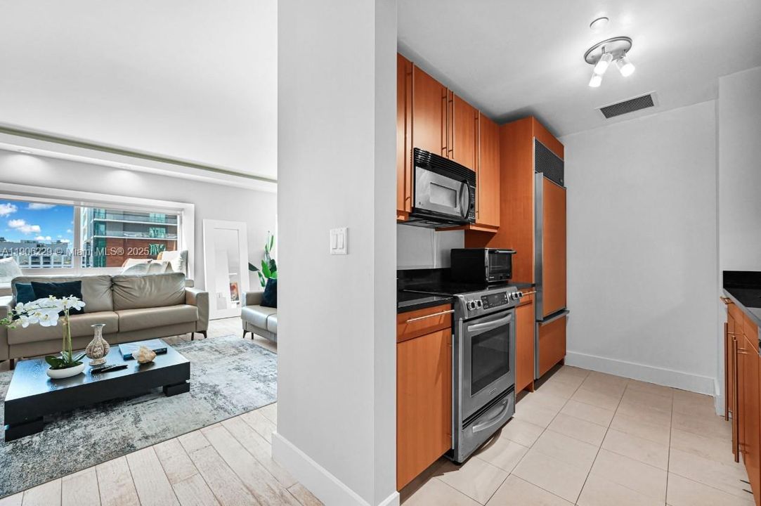 For Rent: $13,900 (2 beds, 2 baths, 1946 Square Feet)