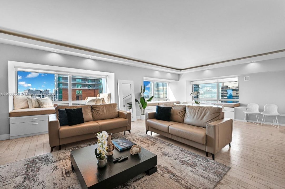 For Rent: $13,900 (2 beds, 2 baths, 1946 Square Feet)