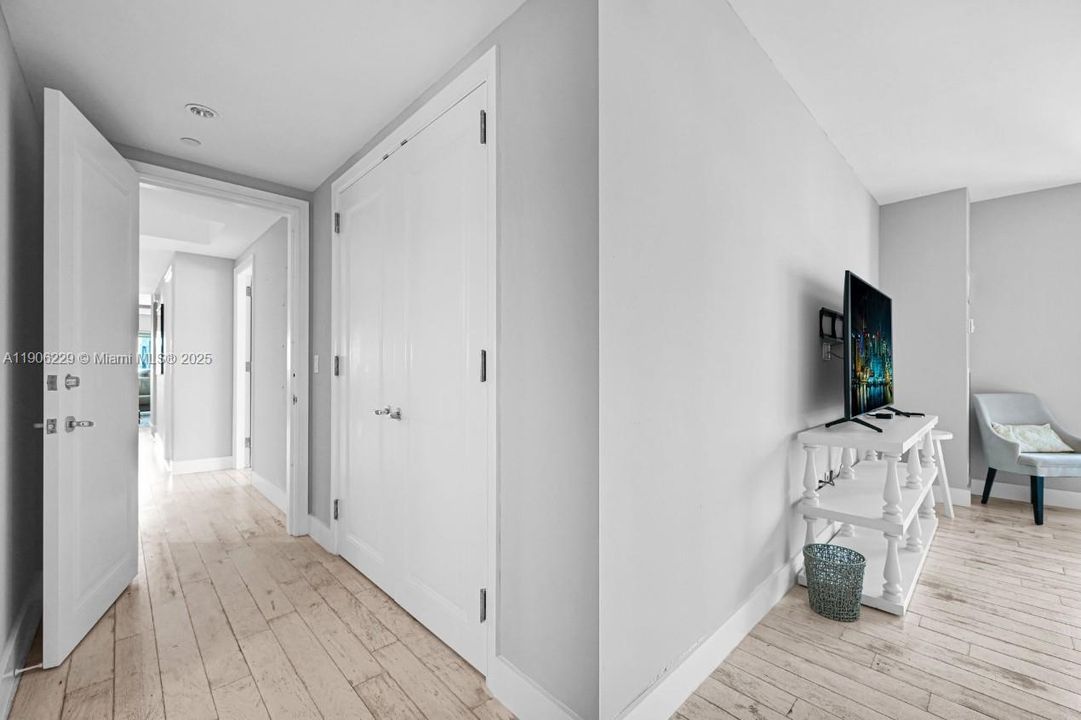 For Rent: $13,900 (2 beds, 2 baths, 1946 Square Feet)