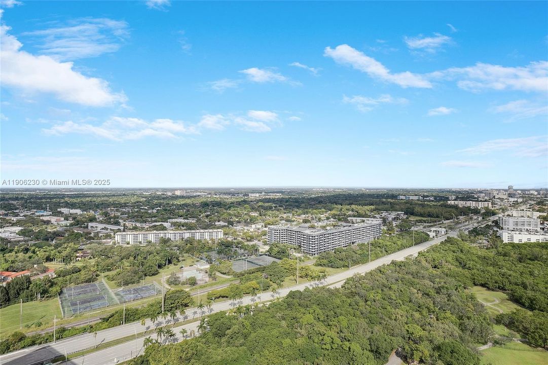 Active With Contract: $529,900 (1 beds, 2 baths, 937 Square Feet)