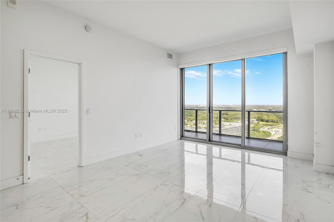 Active With Contract: $529,900 (1 beds, 2 baths, 937 Square Feet)