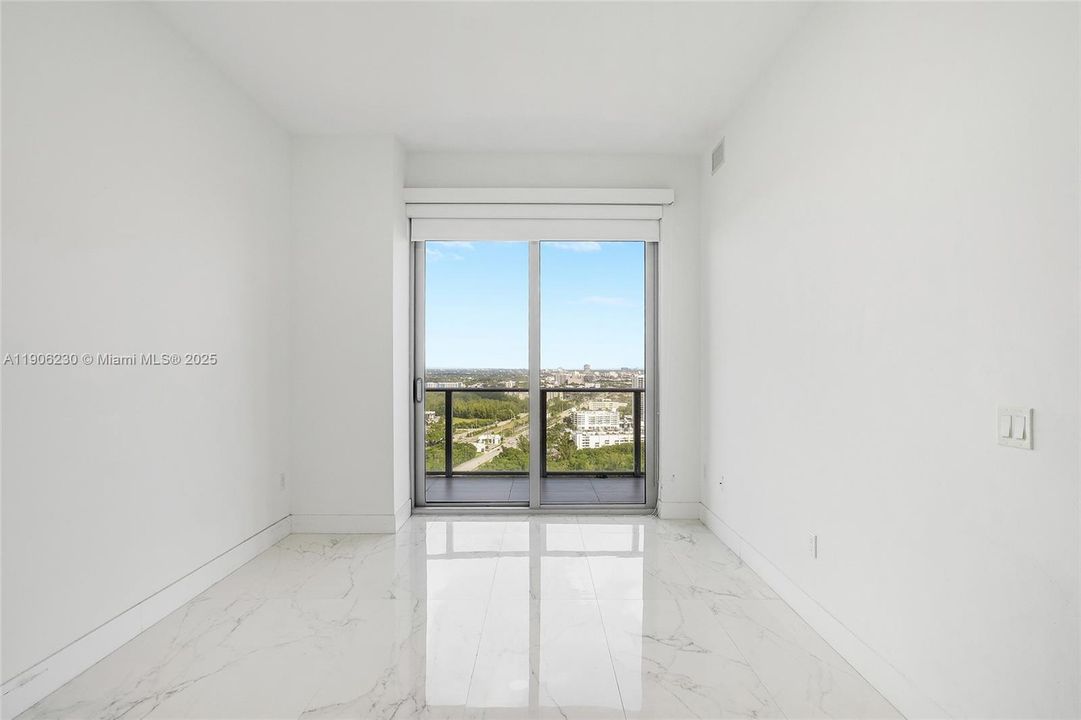 Active With Contract: $529,900 (1 beds, 2 baths, 937 Square Feet)