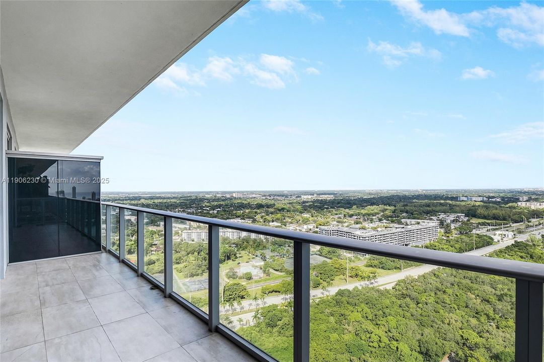 Active With Contract: $529,900 (1 beds, 2 baths, 937 Square Feet)