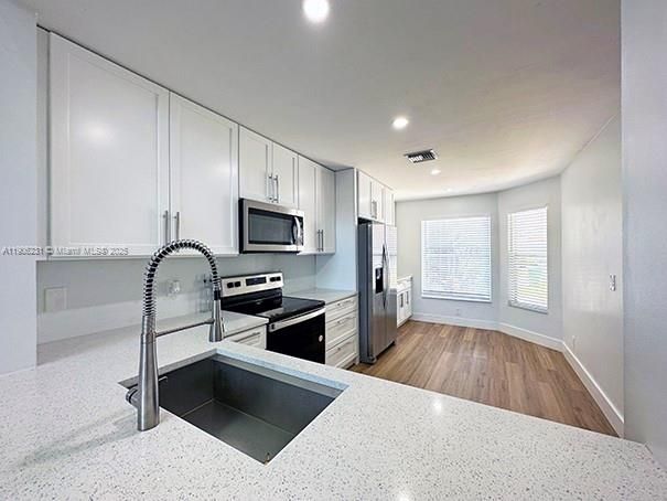 Active With Contract: $420,000 (3 beds, 2 baths, 1386 Square Feet)