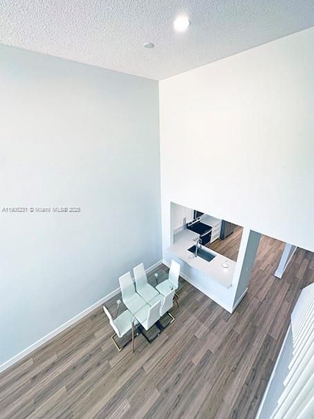 Active With Contract: $420,000 (3 beds, 2 baths, 1386 Square Feet)