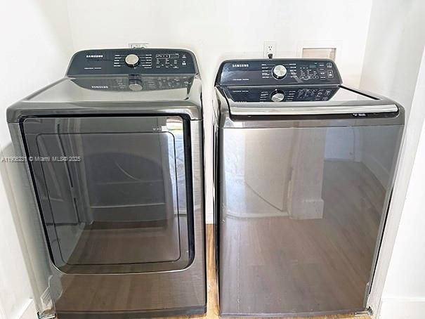 Active With Contract: $420,000 (3 beds, 2 baths, 1386 Square Feet)