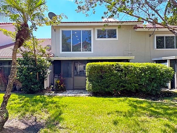 Active With Contract: $420,000 (3 beds, 2 baths, 1386 Square Feet)