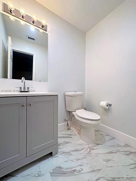 Active With Contract: $420,000 (3 beds, 2 baths, 1386 Square Feet)