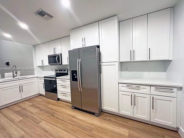 Active With Contract: $420,000 (3 beds, 2 baths, 1386 Square Feet)