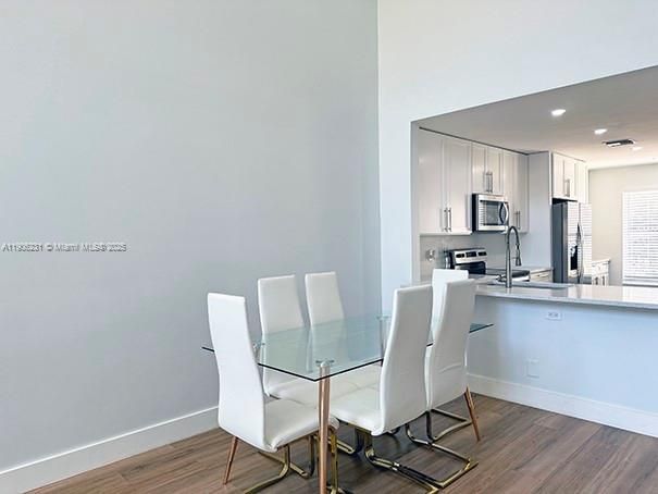 Active With Contract: $420,000 (3 beds, 2 baths, 1386 Square Feet)