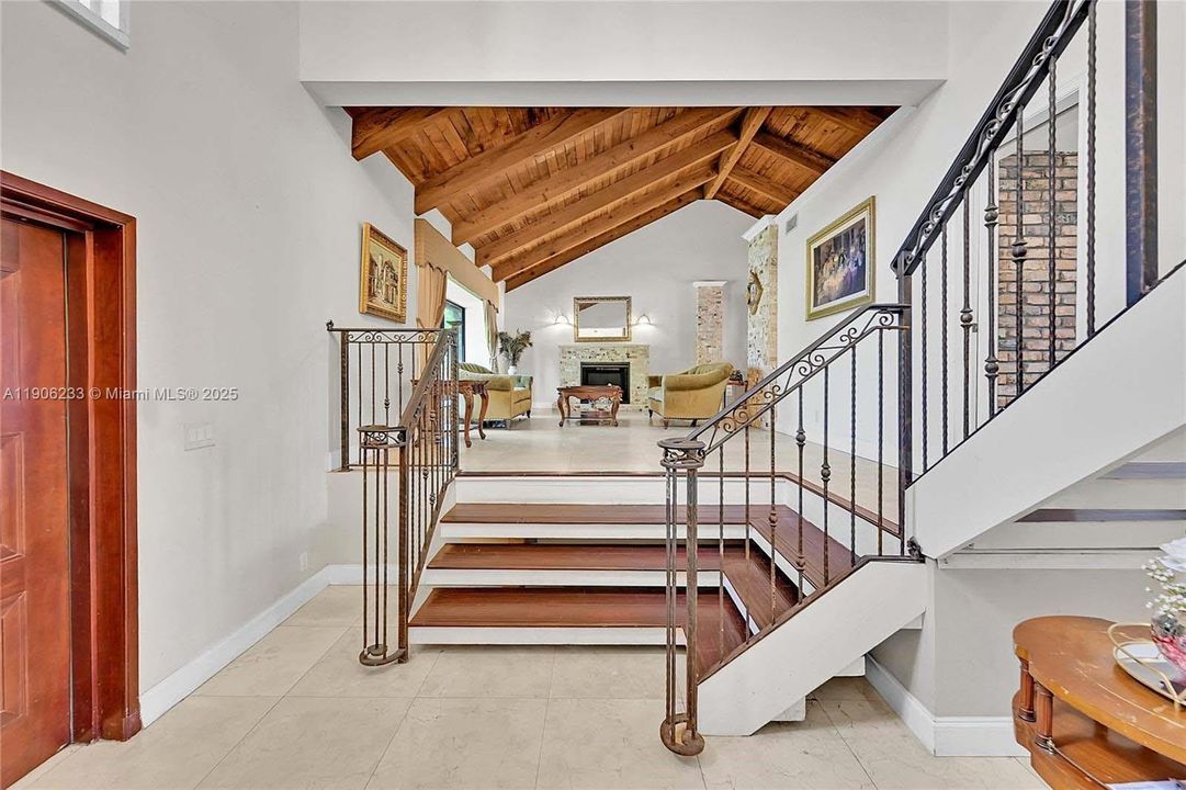 待售: $899,000 (4 贝兹, 2 浴室, 2899 平方英尺)