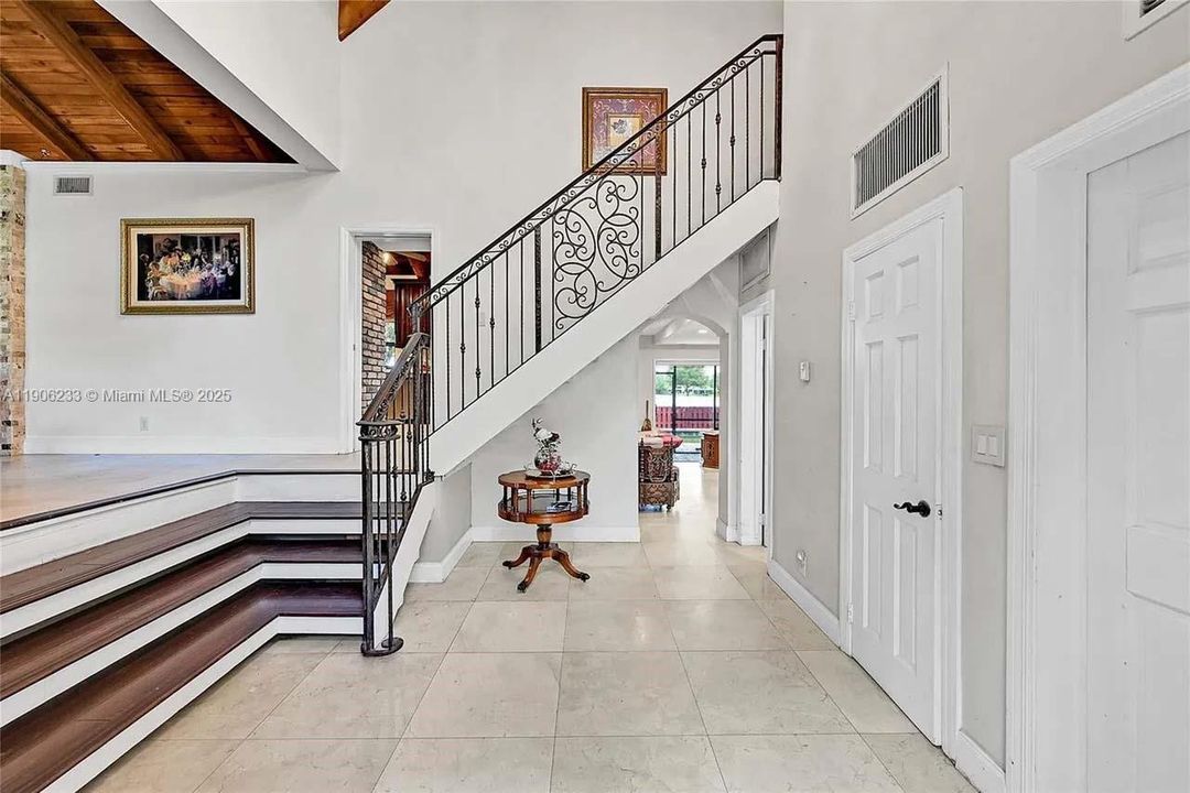 待售: $899,000 (4 贝兹, 2 浴室, 2899 平方英尺)