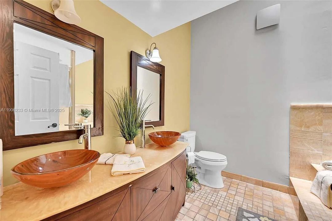 待售: $899,000 (4 贝兹, 2 浴室, 2899 平方英尺)