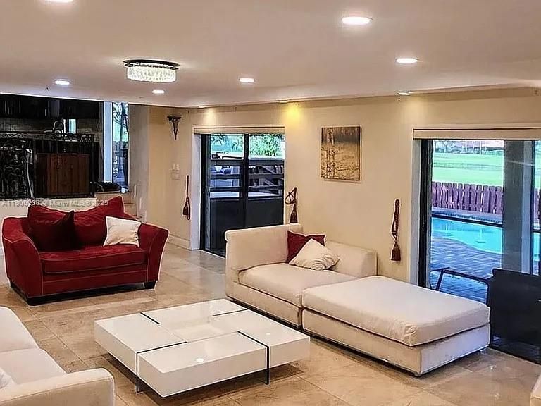 待售: $899,000 (4 贝兹, 2 浴室, 2899 平方英尺)