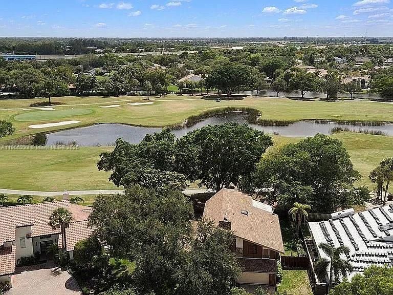 待售: $899,000 (4 贝兹, 2 浴室, 2899 平方英尺)