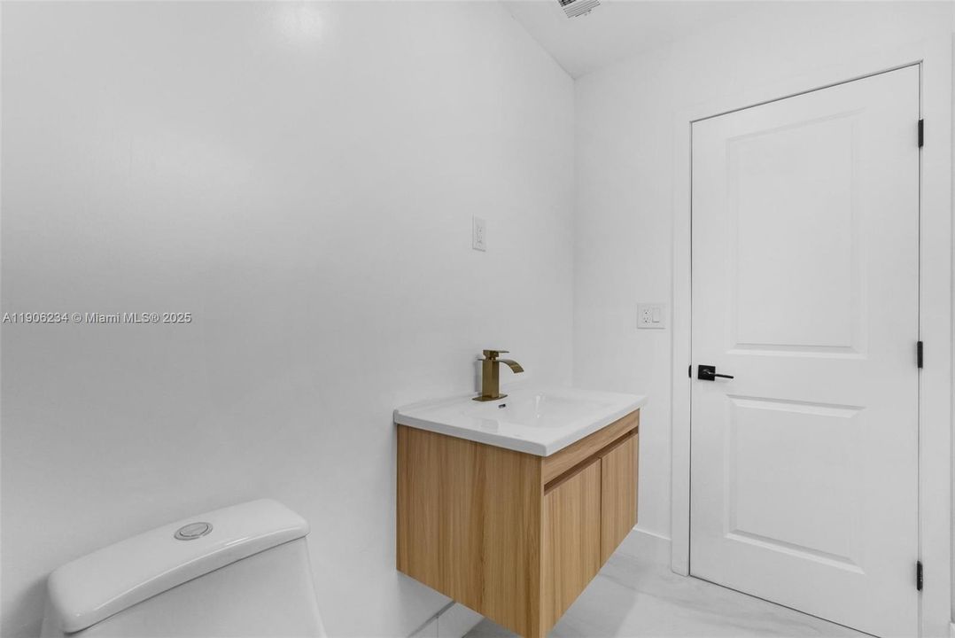 待售: $560,000 (3 贝兹, 2 浴室, 1614 平方英尺)