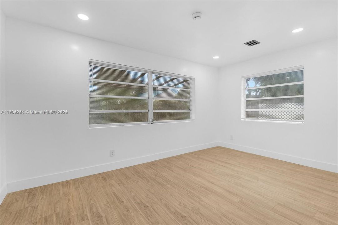 待售: $560,000 (3 贝兹, 2 浴室, 1614 平方英尺)