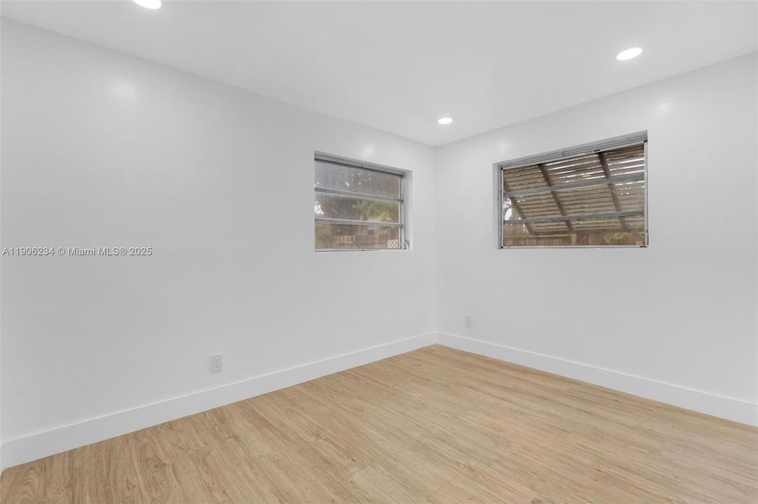 待售: $560,000 (3 贝兹, 2 浴室, 1614 平方英尺)