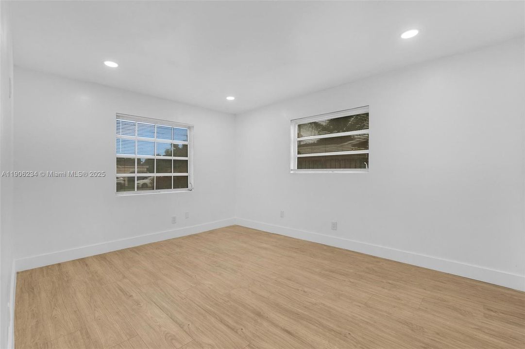 待售: $560,000 (3 贝兹, 2 浴室, 1614 平方英尺)