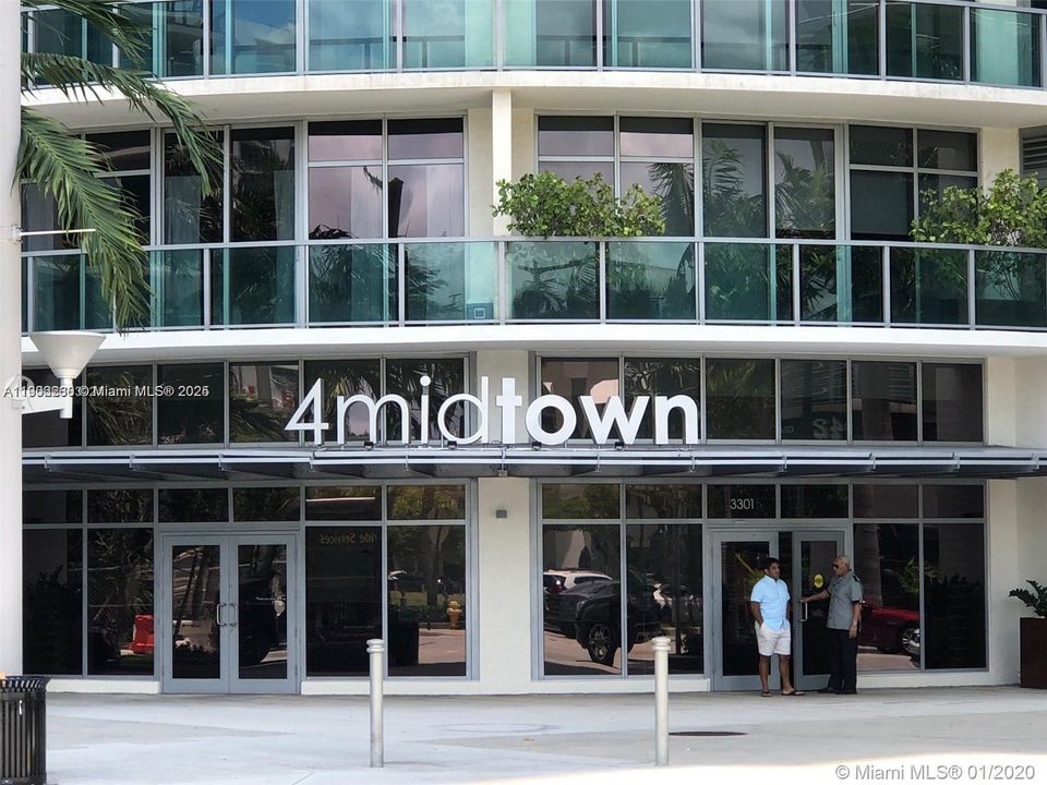 出租: $3,400 (1 贝兹, 1 浴室, 861 平方英尺)