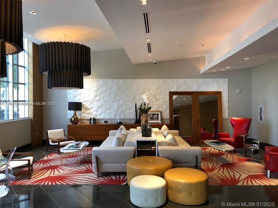 出租: $3,400 (1 贝兹, 1 浴室, 861 平方英尺)