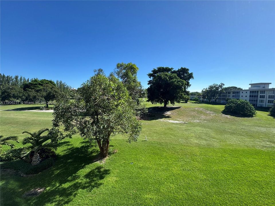 For Sale: $249,000 (2 beds, 2 baths, 1100 Square Feet)