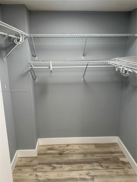 For Sale: $249,000 (2 beds, 2 baths, 1100 Square Feet)