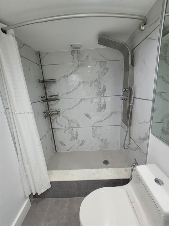 For Sale: $249,000 (2 beds, 2 baths, 1100 Square Feet)