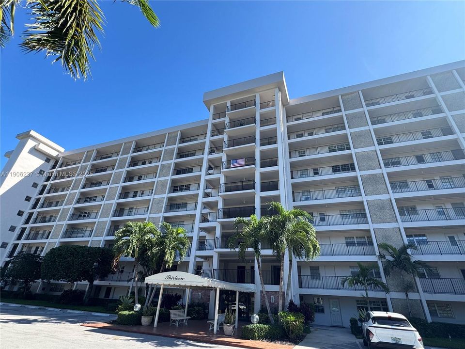 For Sale: $249,000 (2 beds, 2 baths, 1100 Square Feet)