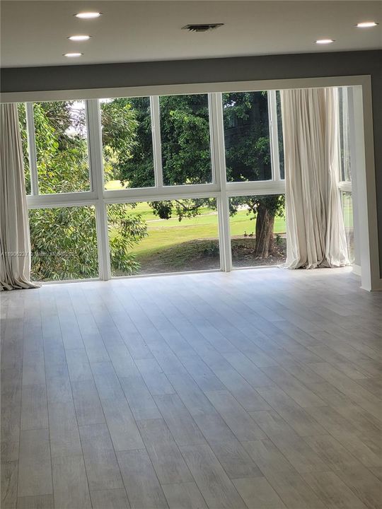 For Sale: $249,000 (2 beds, 2 baths, 1100 Square Feet)