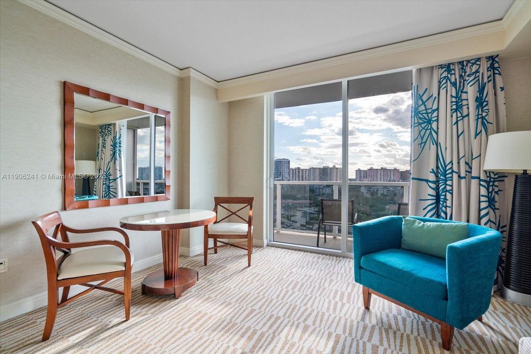 For Sale: $270,000 (0 beds, 1 baths, 664 Square Feet)