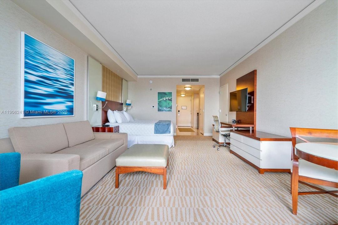 For Sale: $270,000 (0 beds, 1 baths, 664 Square Feet)